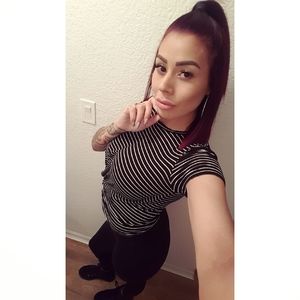 Meet your Posher, Karine